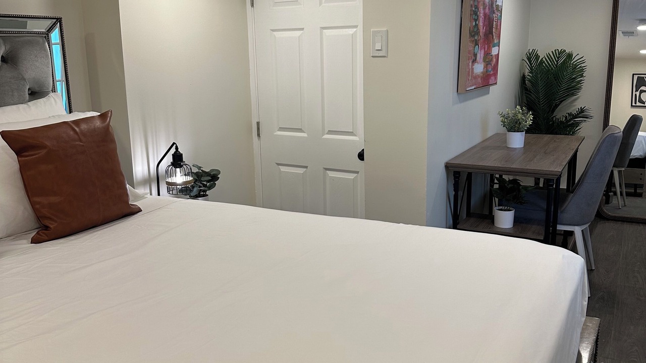 Photo of Bedroom in Mid-City