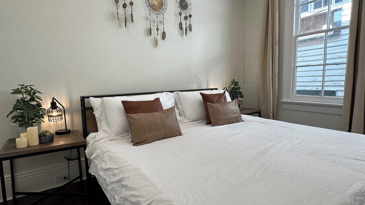 Photo of Bedroom in Mid-City