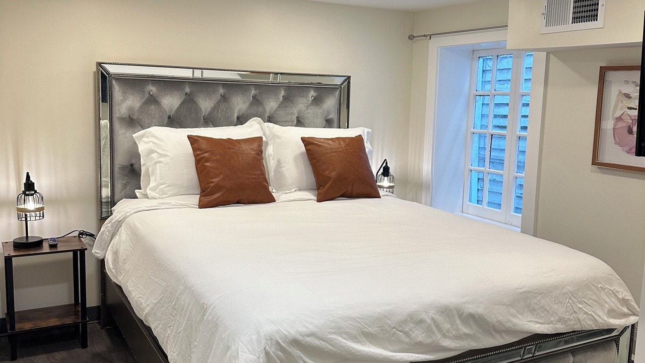 Photo of Bedroom in Mid-City