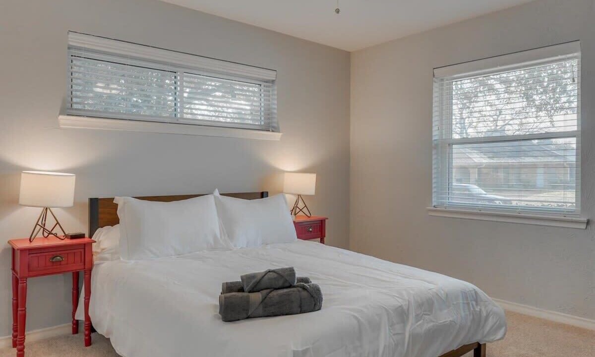Photo of Bedroom in Garland