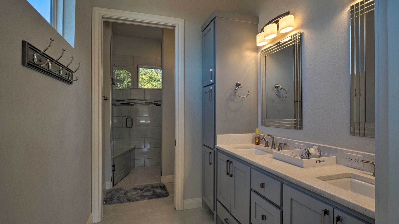 Photo of Bathroom in Point Venture