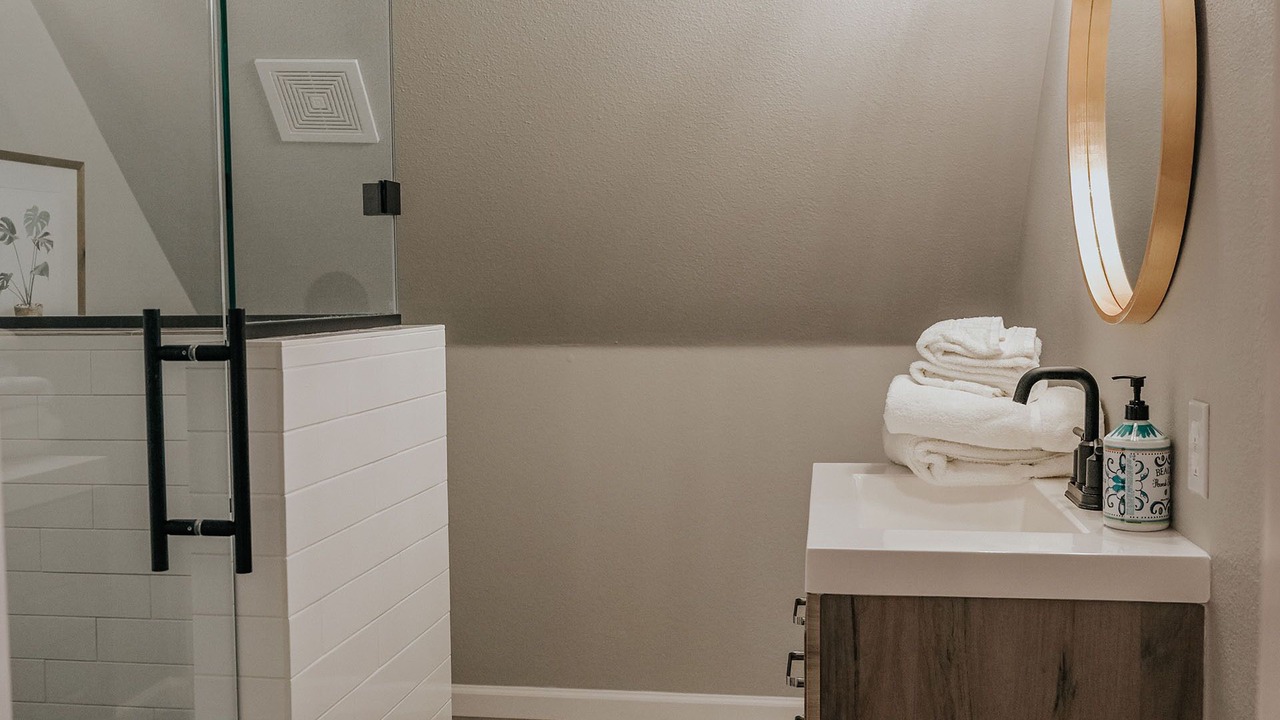 Photo of Bathroom in Round Mountain