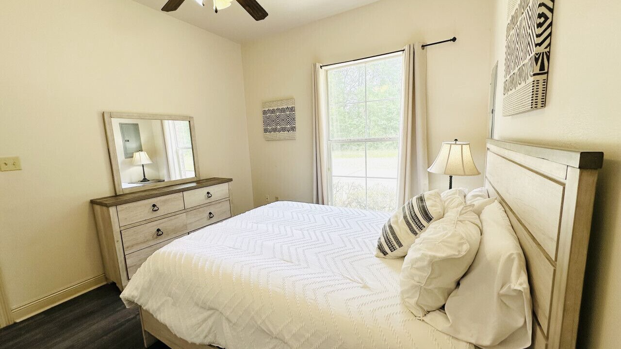 Photo of Bedroom in Pine Grove