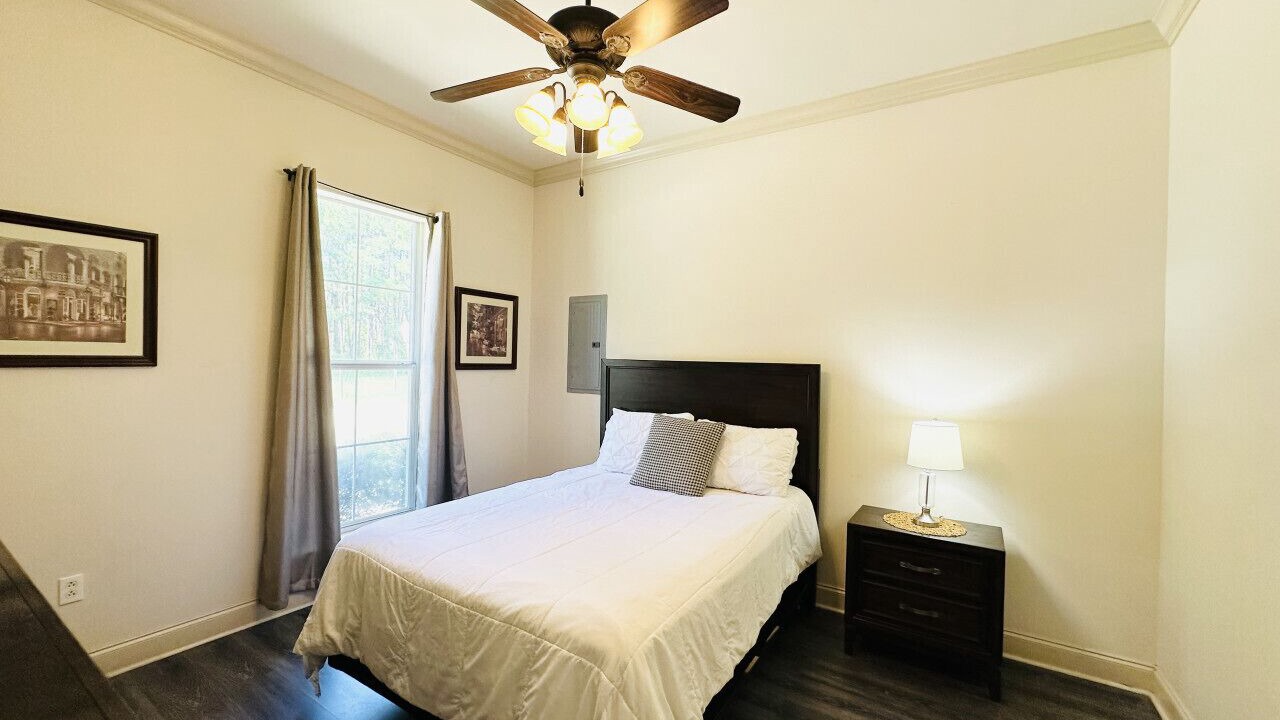 Photo of Bedroom in Pine Grove