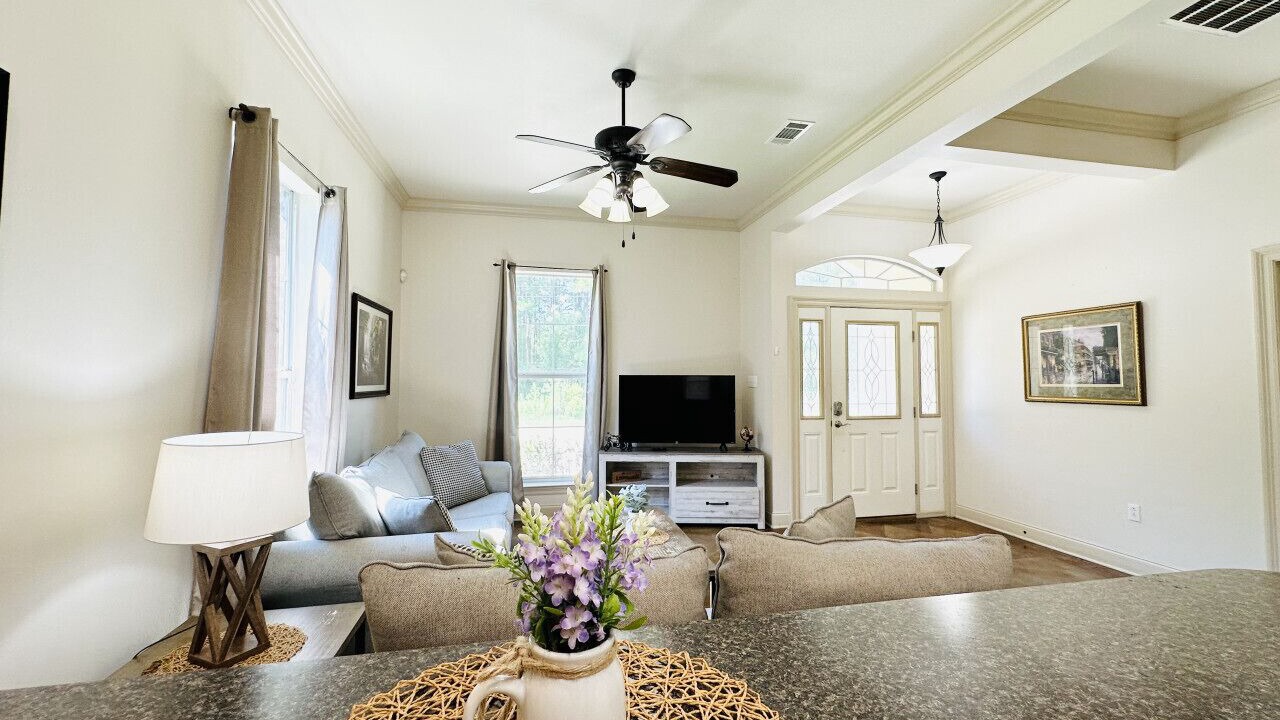 Photo of Livingroom in Pine Grove