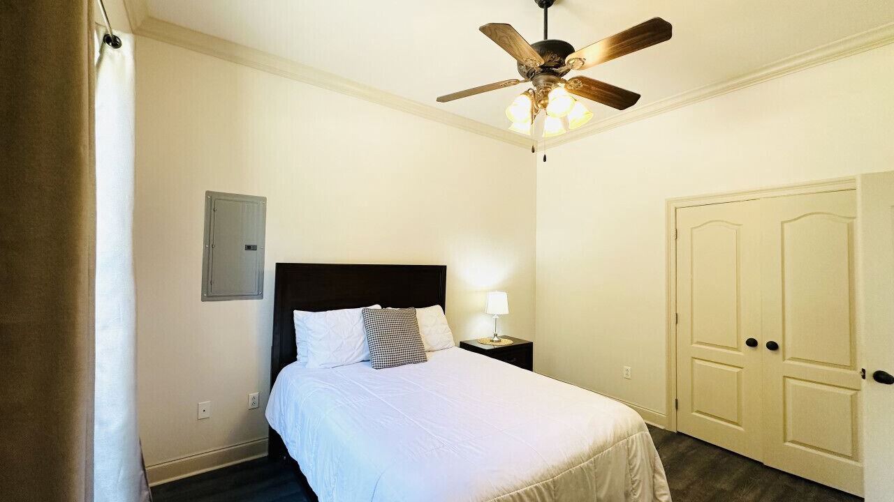 Photo of Bedroom in Pine Grove