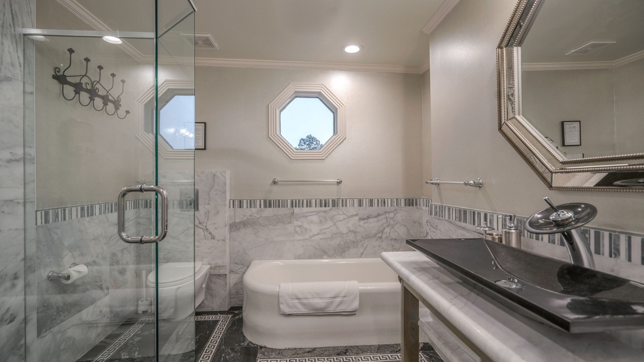 Photo of Bedroom in South Central Houston