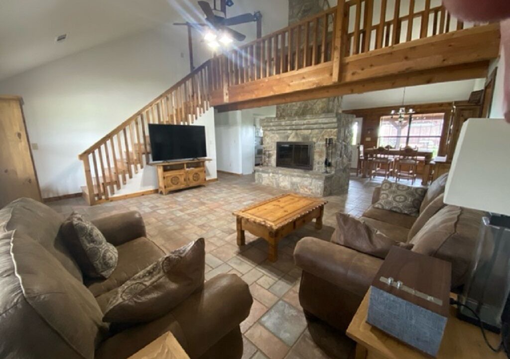 Photo of Livingroom in Graford