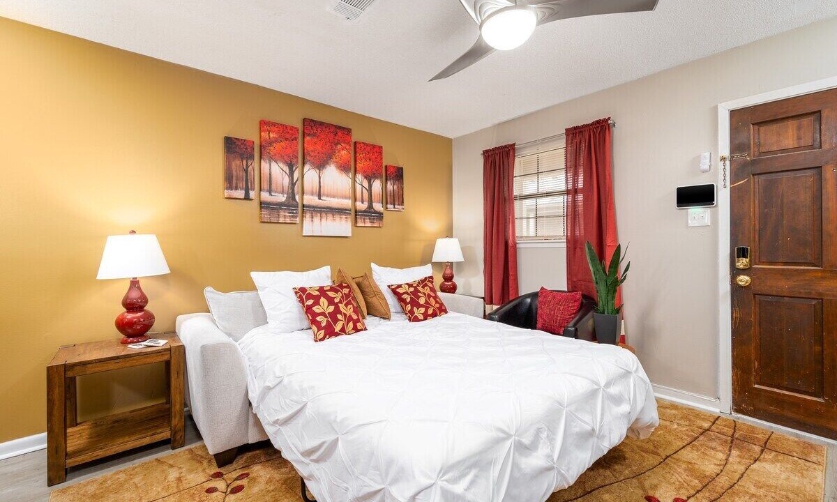 Photo of Bedroom in Pineville