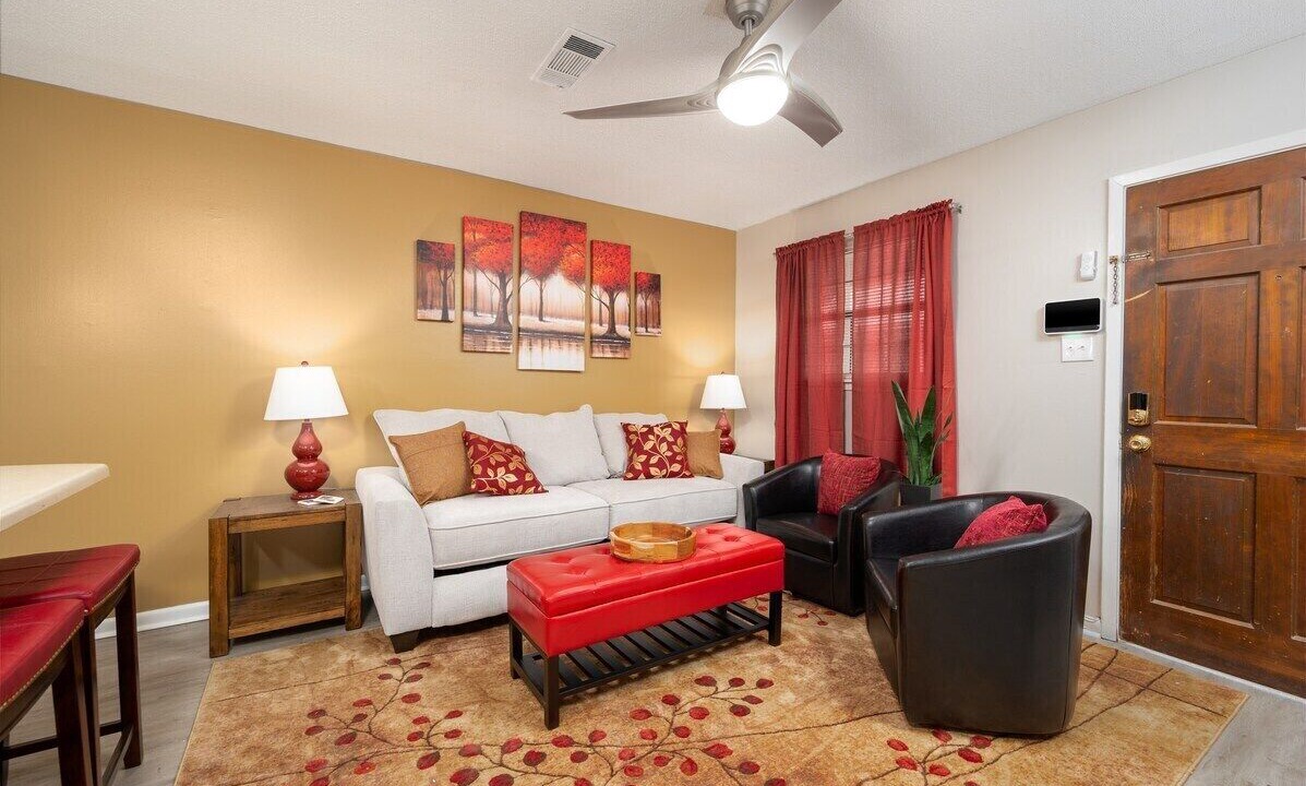 Photo of Livingroom in Pineville