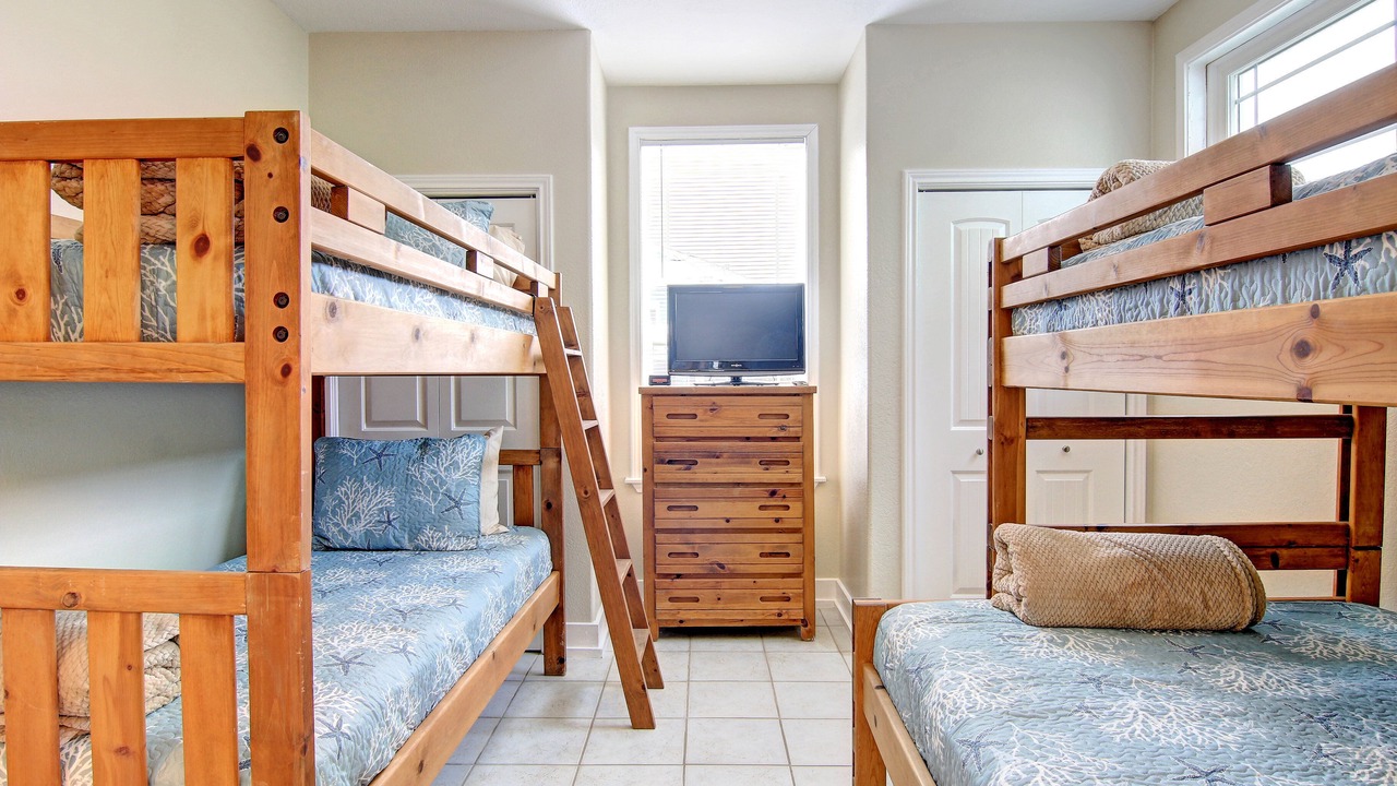 Photo of Bedroom in Sand Point