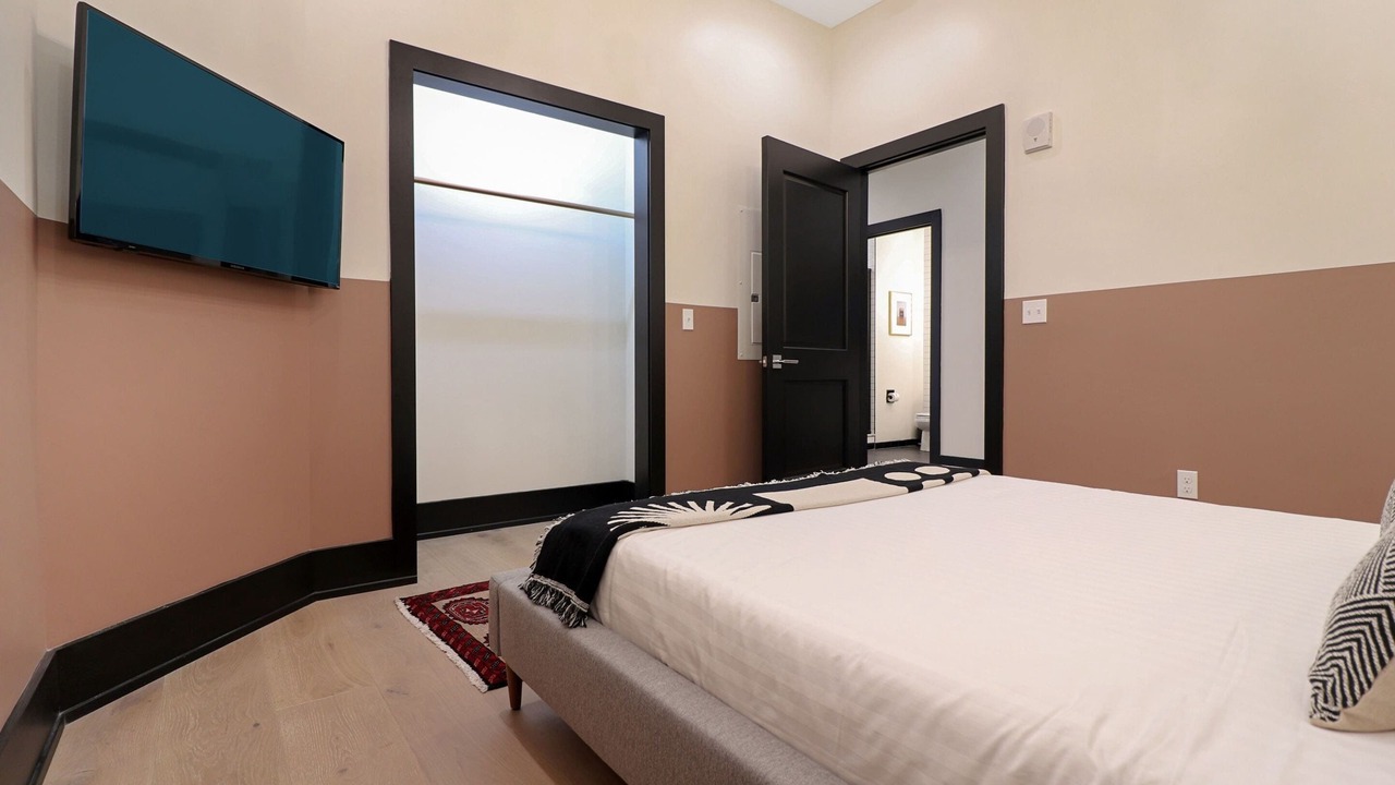 Photo of Bedroom in Arts/Warehouse District