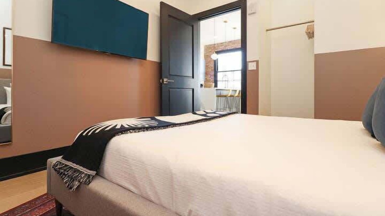 Photo of Bedroom in Arts/Warehouse District