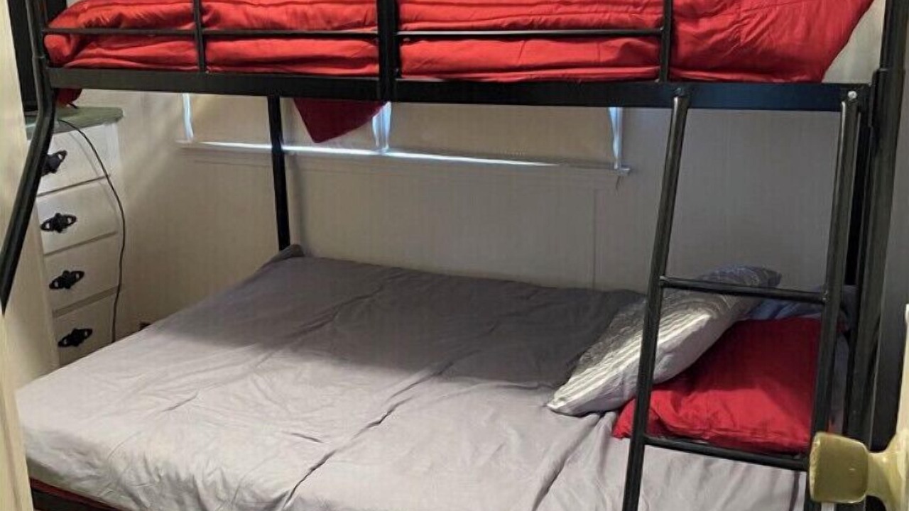 Photo of Bedroom in Lottie