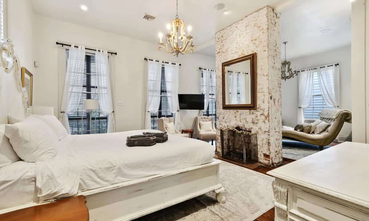 Photo of Livingroom in Lower Garden District