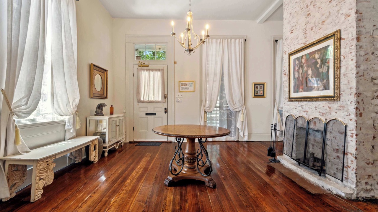 Photo of Bedroom in Lower Garden District