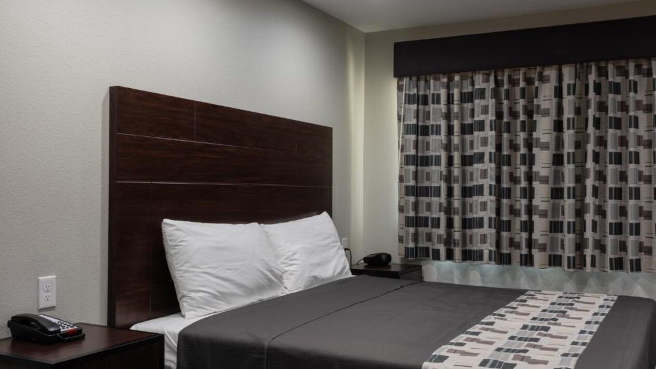 Photo of Bedroom in Park Forest - LA North