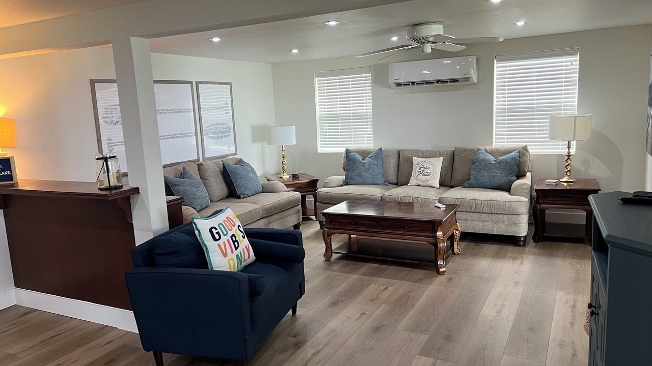 Photo of Livingroom in West Livingston