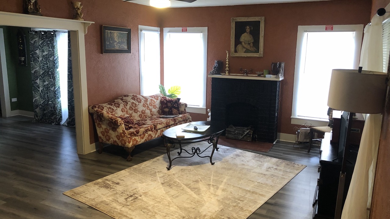 Photo of Livingroom in Cleburne
