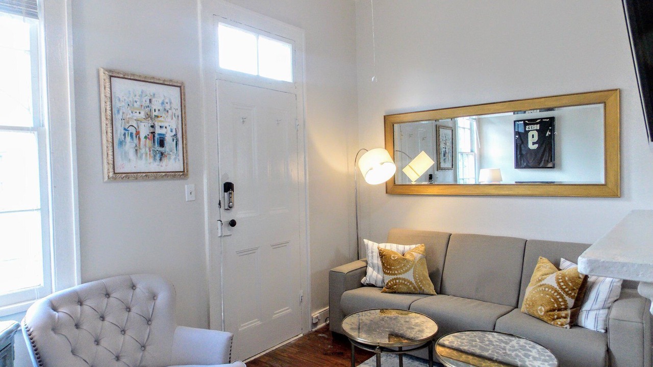 Photo of Livingroom in Lower Garden District