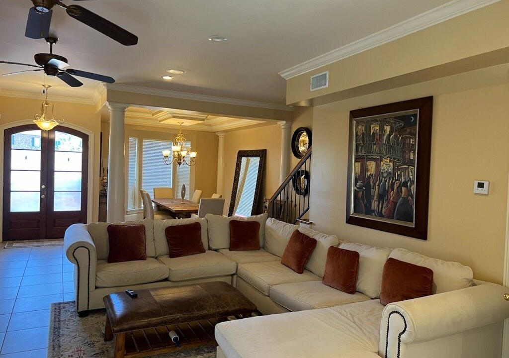 Photo of Livingroom in Harvey