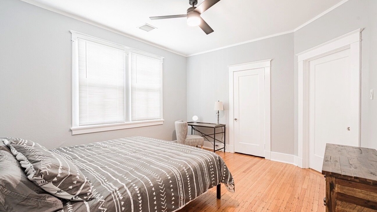 Photo of Bedroom in Central Carrollton Association