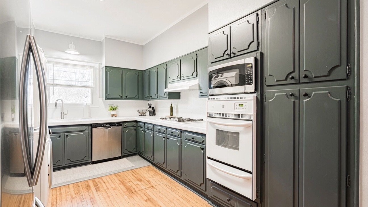 Photo of Kitchen in Central Carrollton Association