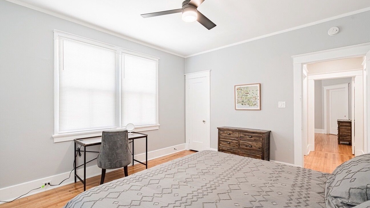 Photo of Bedroom in Central Carrollton Association