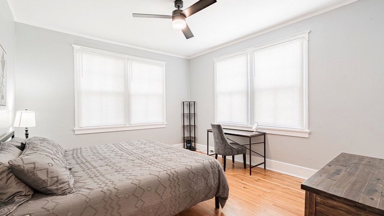 Photo of Bedroom in Central Carrollton Association
