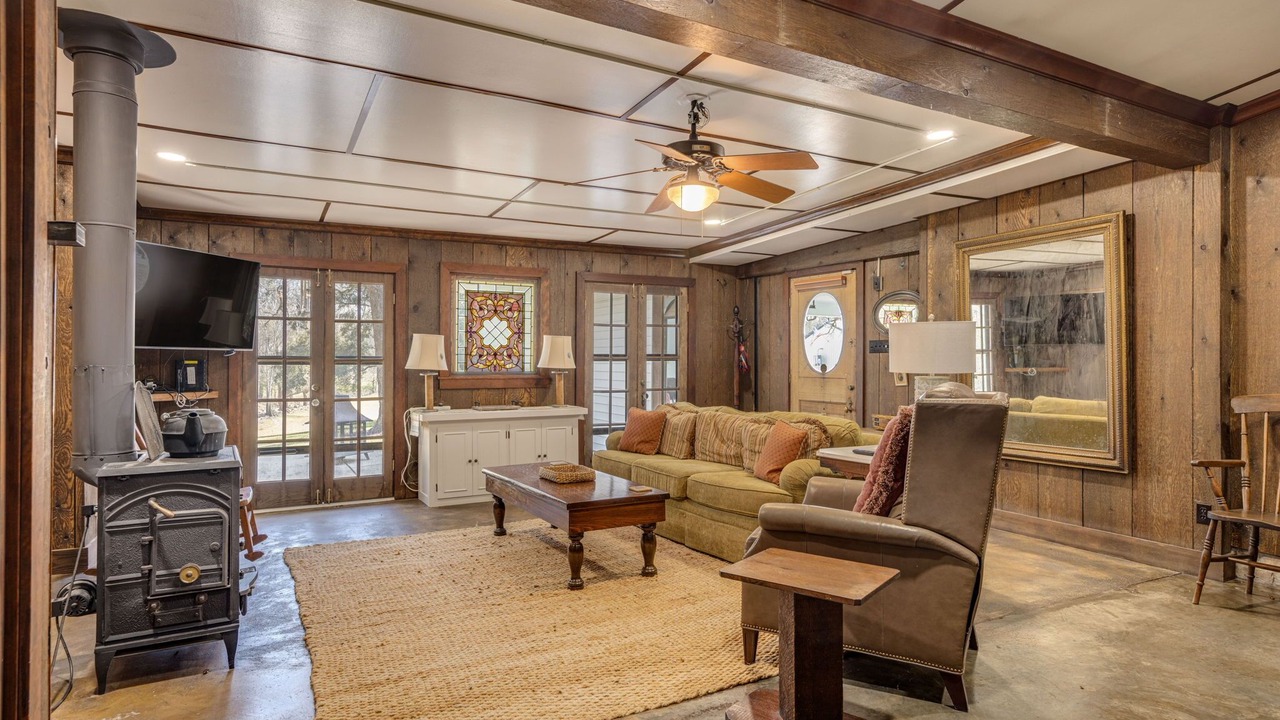 Photo of Livingroom in Milton