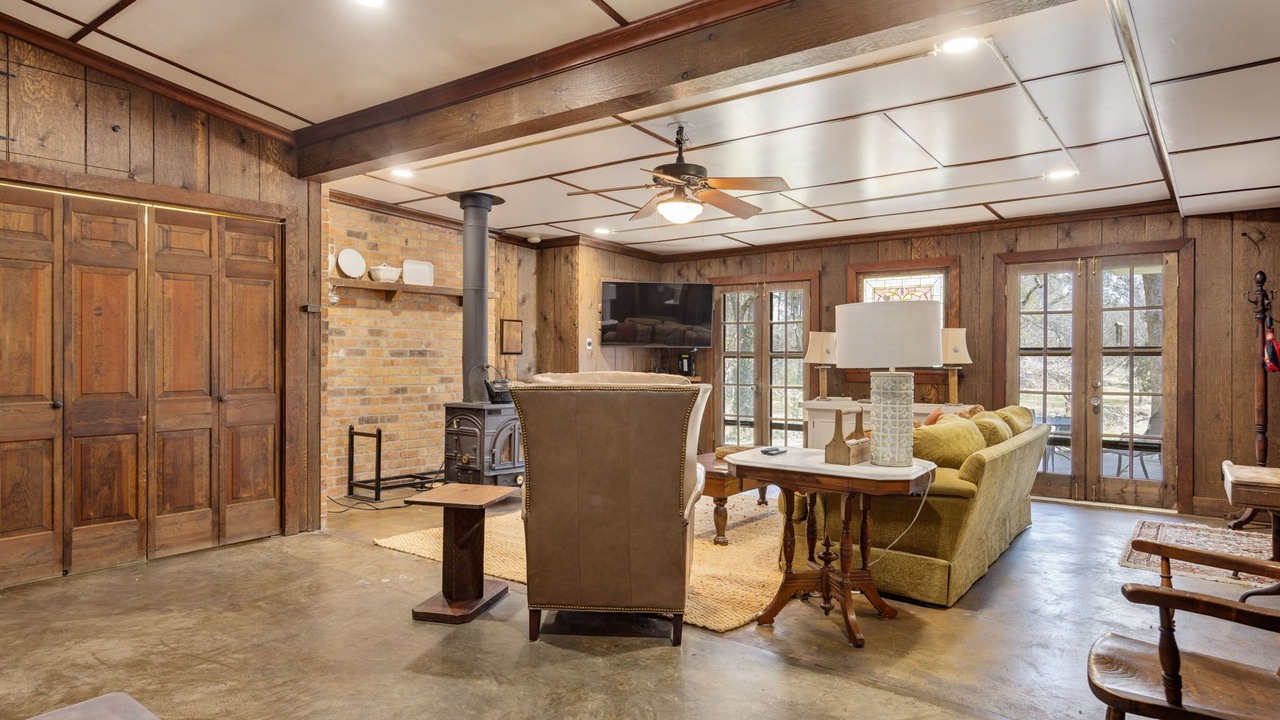 Photo of Livingroom in Milton