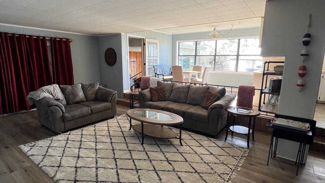 Photo of Livingroom in Long Branch