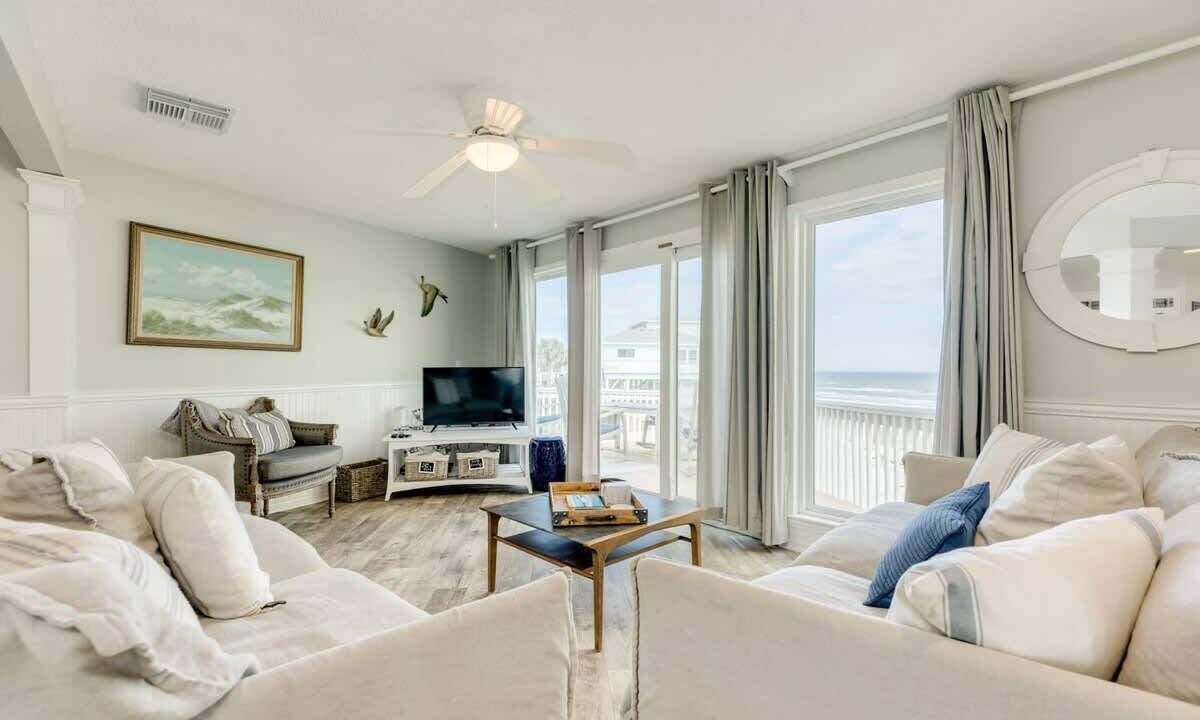 Photo of Livingroom in Pirates Beach