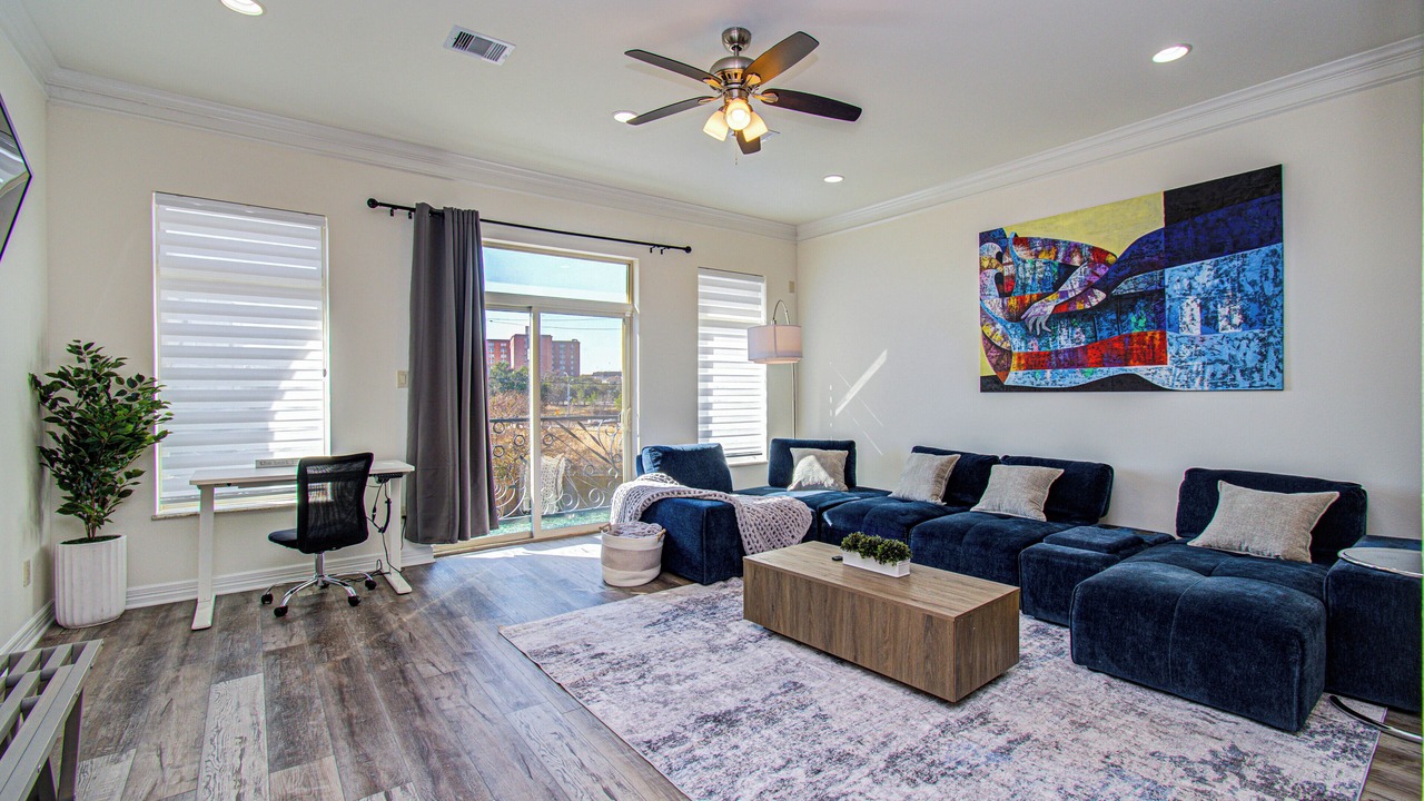Photo of Livingroom in MacGregor