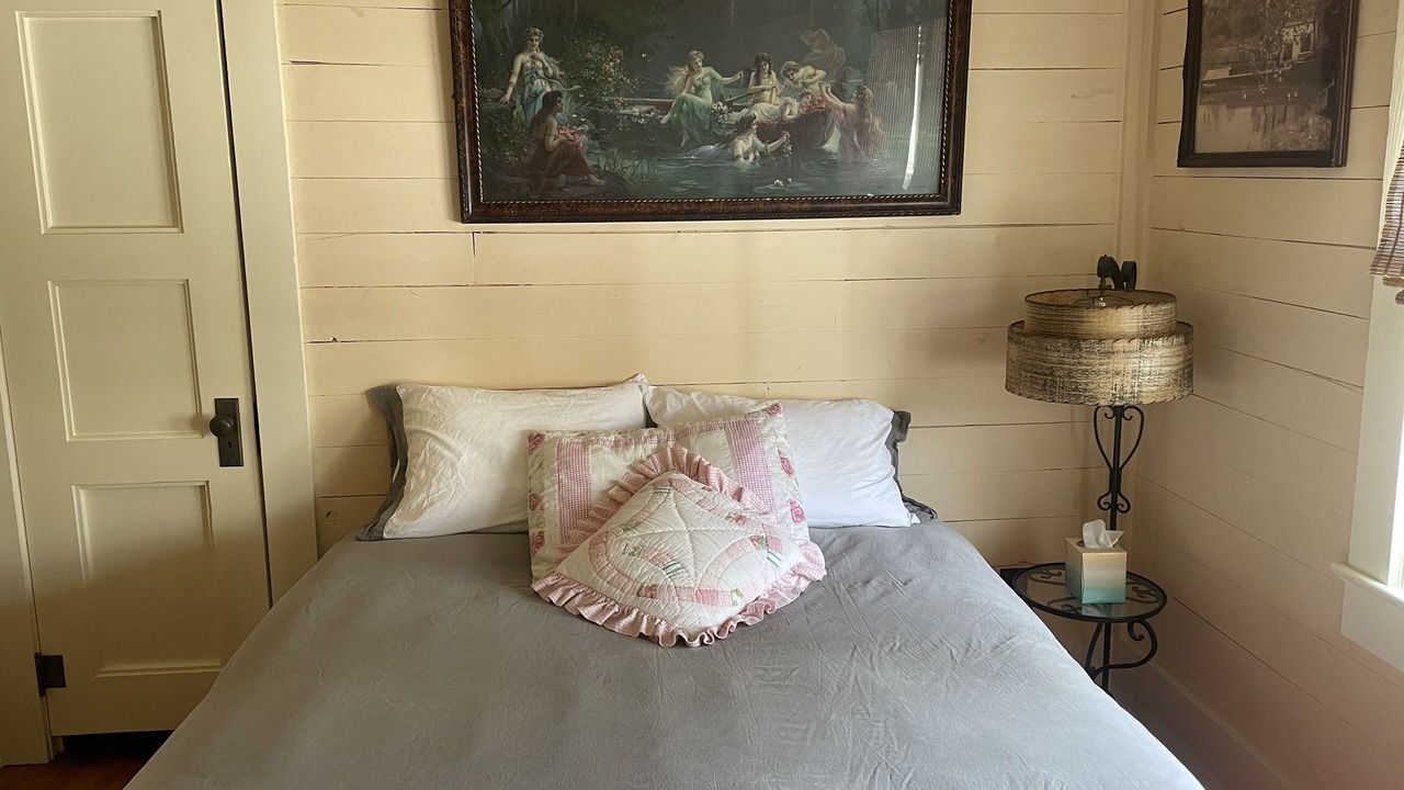 Photo of Bedroom in Breaux Bridge