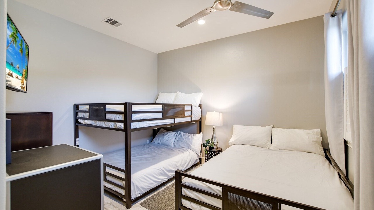 Photo of Bedroom in Highland Lake Estates