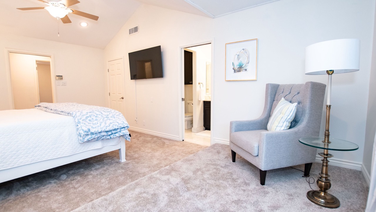 Photo of Bedroom in Whispering Oaks