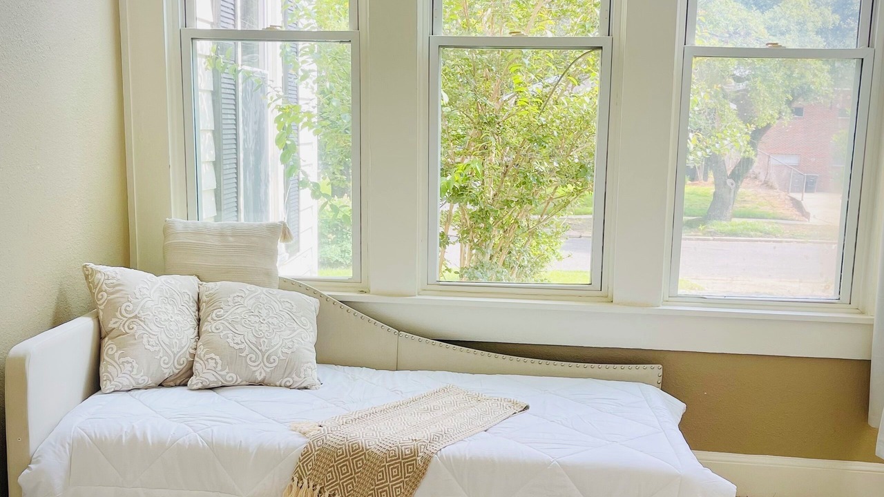 Photo of Bedroom in Highland Historic District