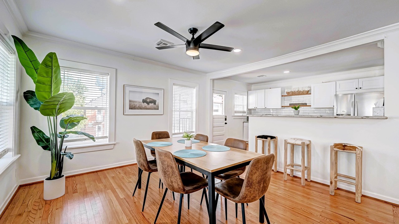 Photo of Bedroom in Neartown