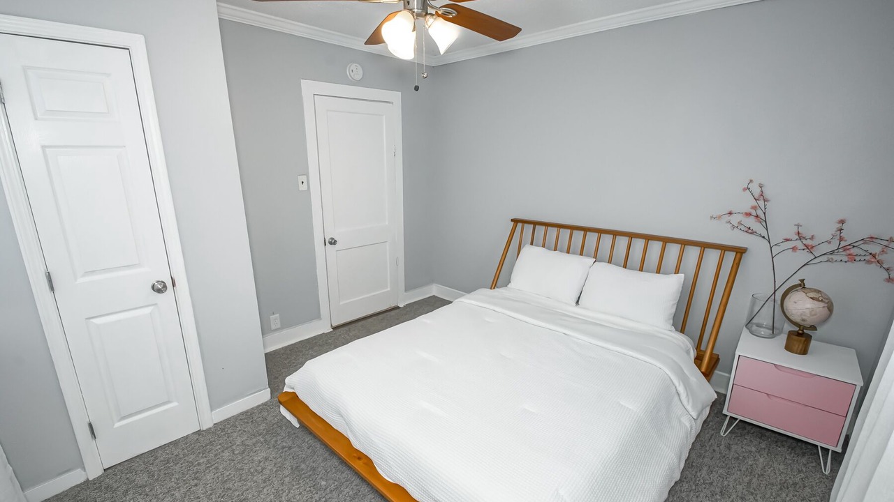 Photo of Bedroom in Whitney