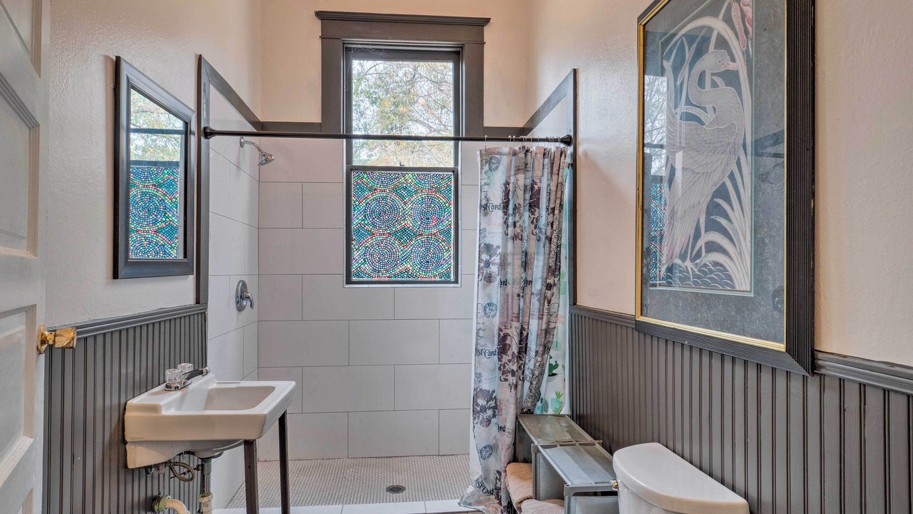 Photo of Bathroom in Highland Historic District