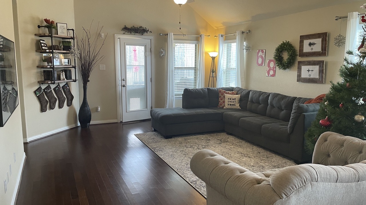 Photo of Livingroom in Leander