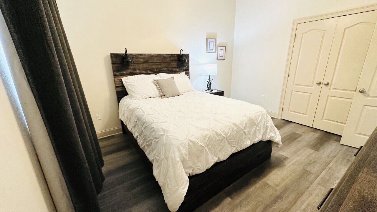 Photo of Bedroom in Pine Grove