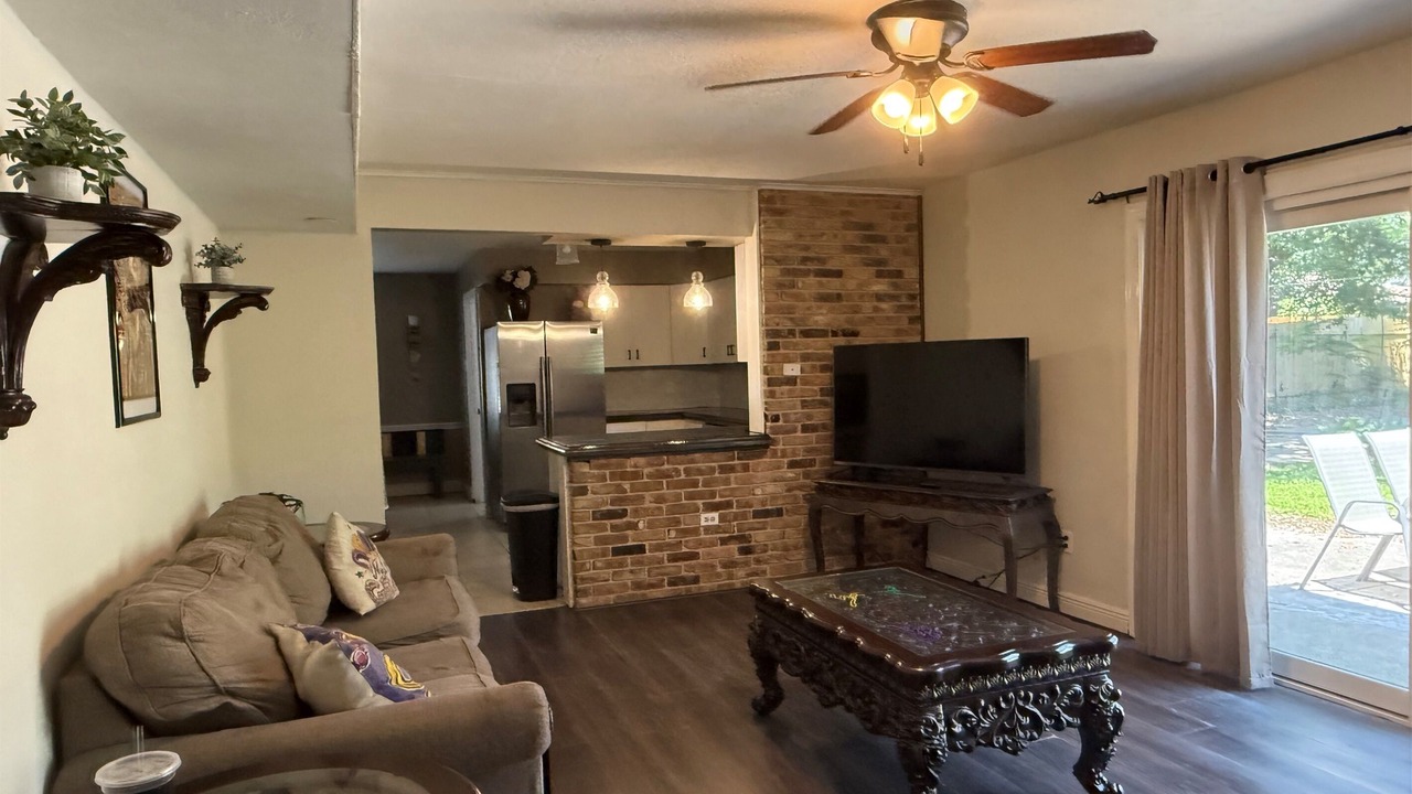Photo of Livingroom in Old Aurora