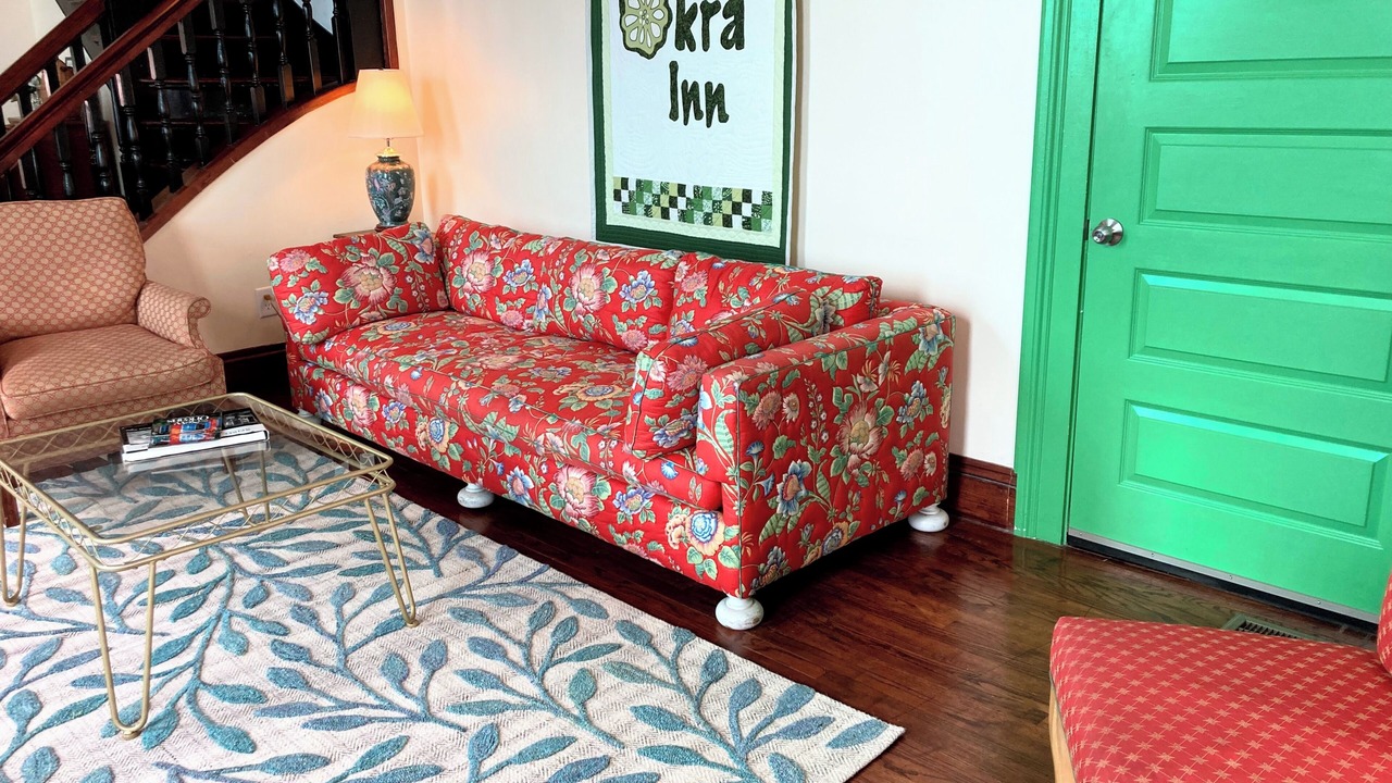 Photo of Livingroom in Mid-City