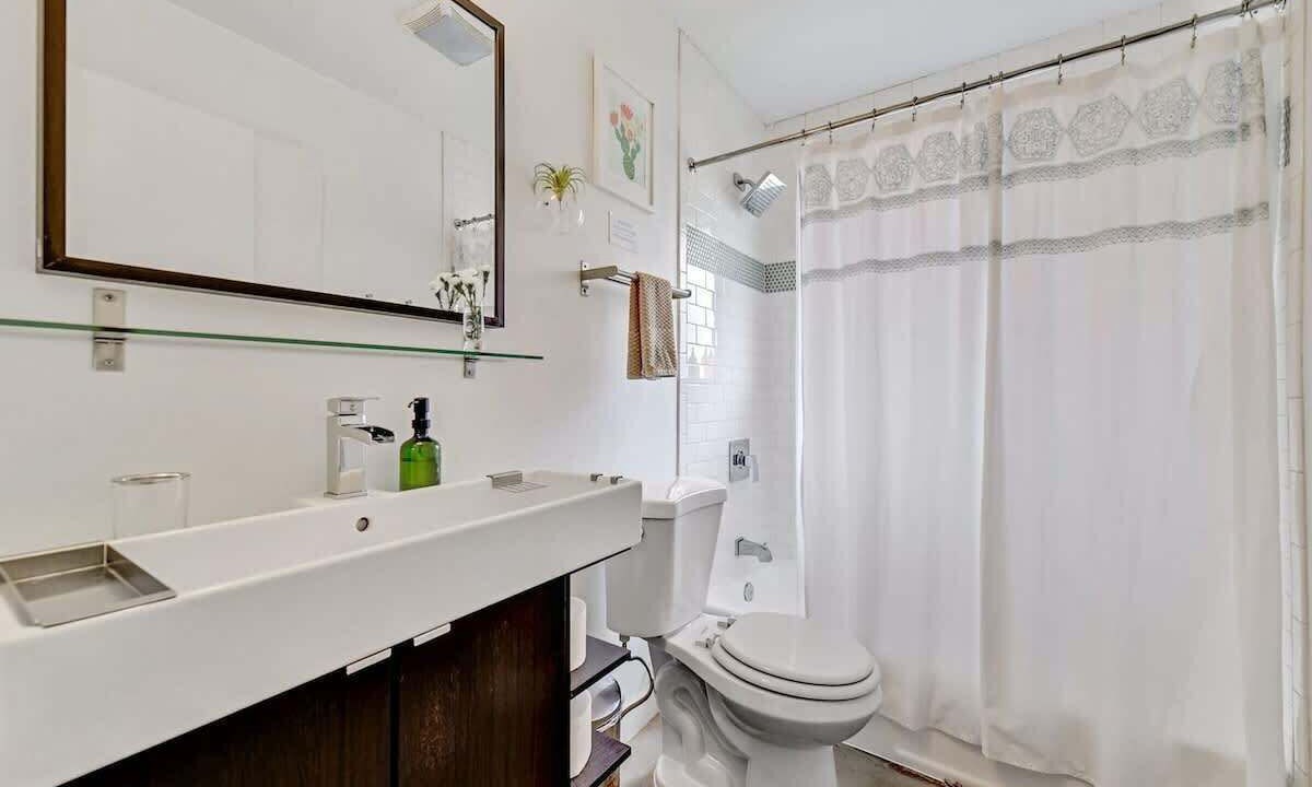 Photo of Bathroom in South River City