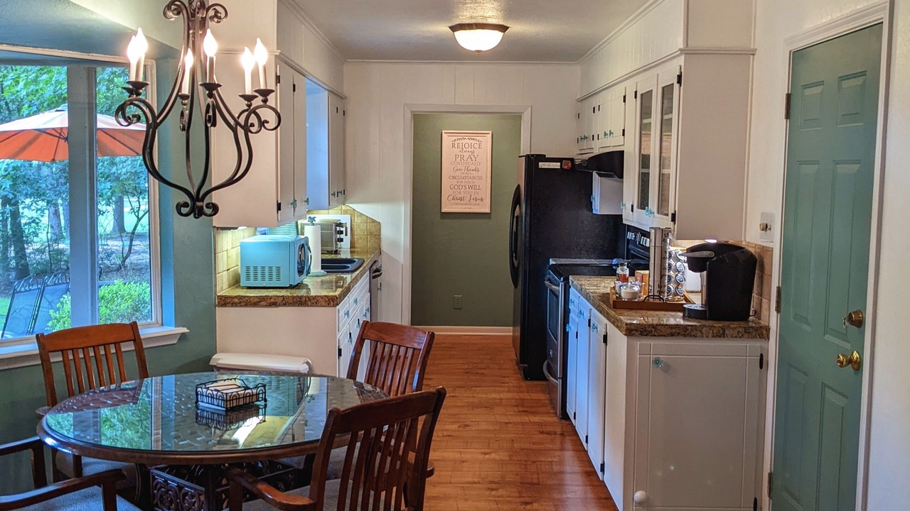 Photo of Kitchen in Holly Lake Ranch