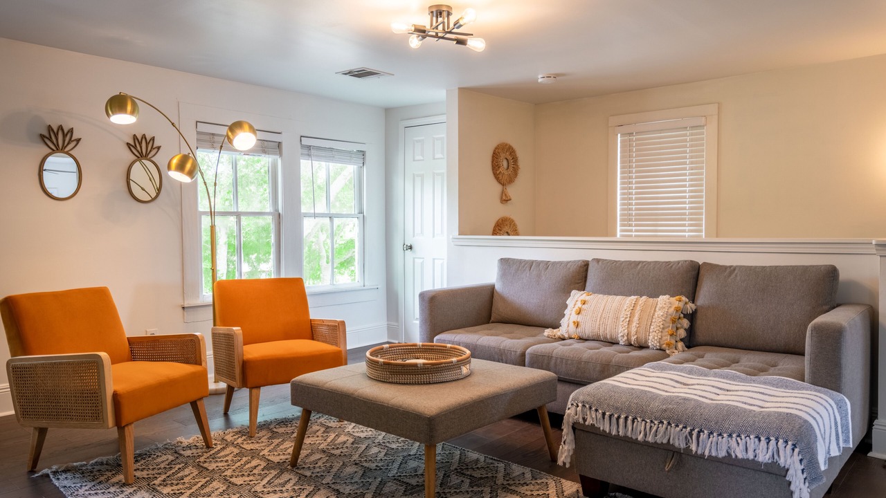 Photo of Livingroom in Downtown