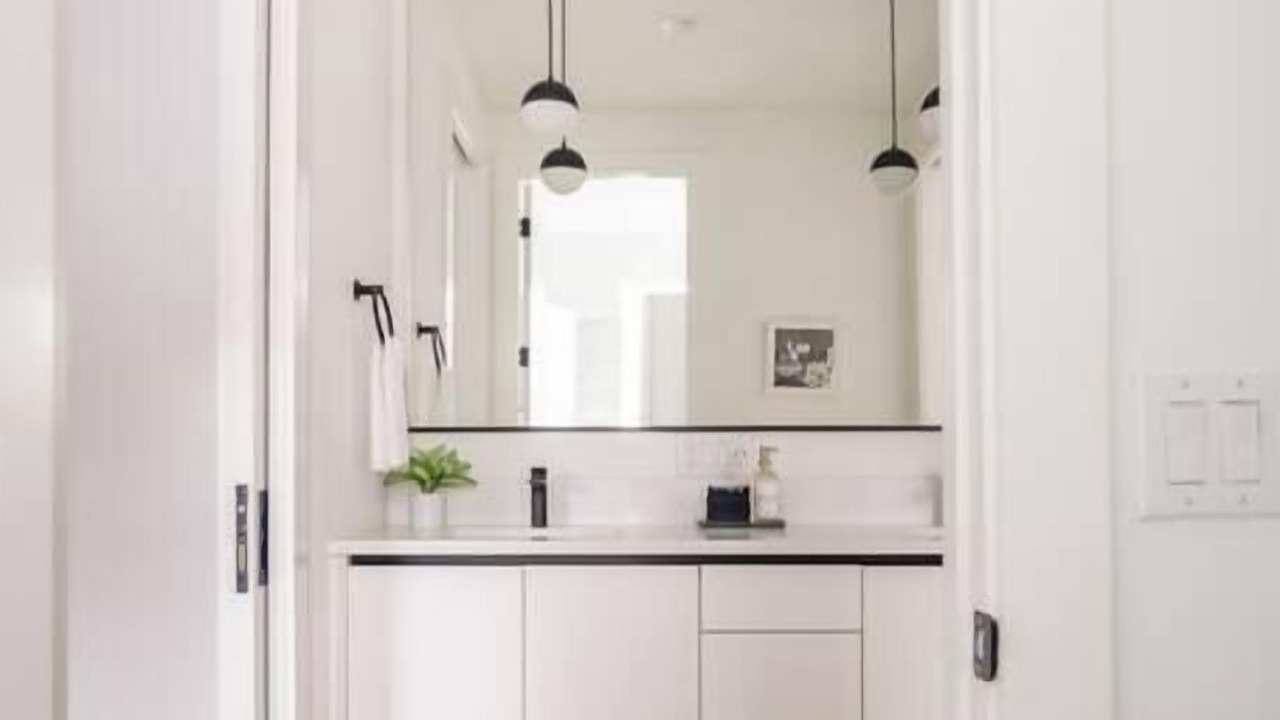 Photo of Bathroom in Knox - Henderson