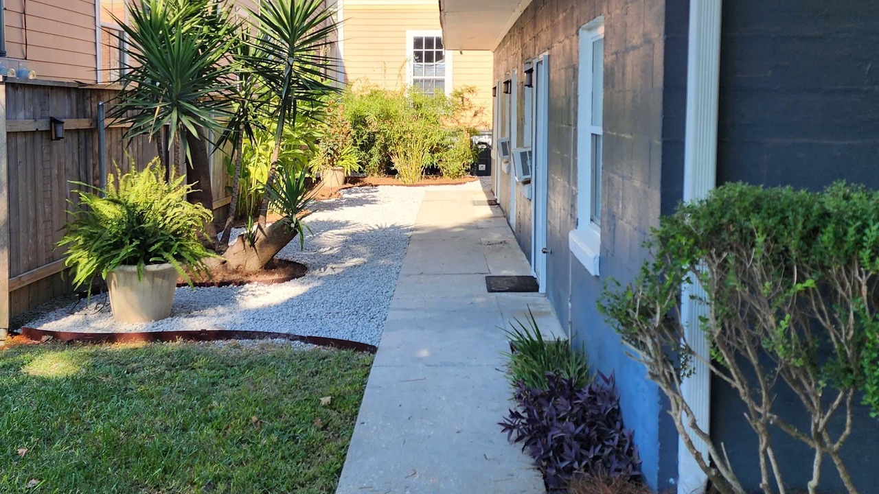 Photo of Outdoor in Black Pearl